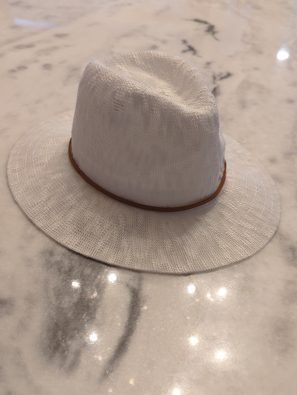 Marcus Adler Lightweight White Panama Hat With Thin Leather Band O/S